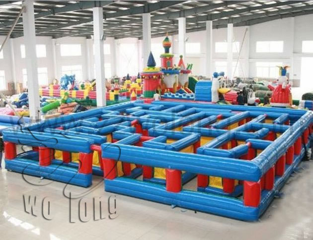 Inflatable labyrinth