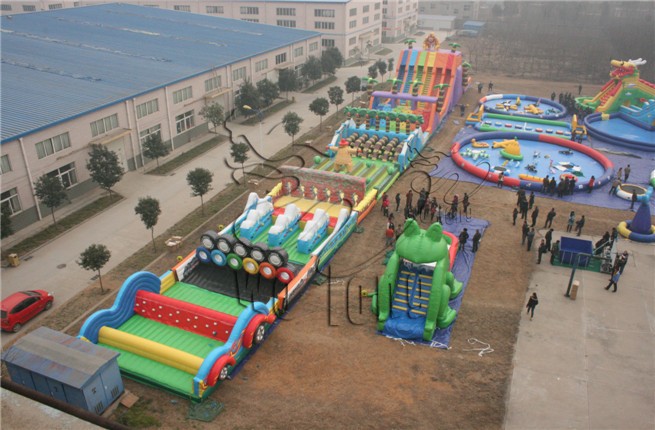 Inflatable obstacle course for land